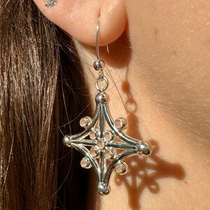 Elegant Silver Snowflake-Cross Earrings